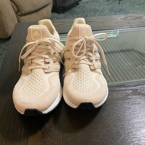 Womens adidas tennis shoes